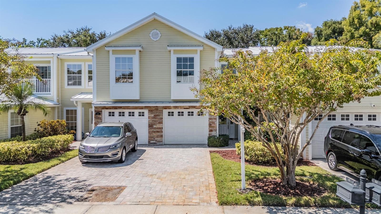 931 WOODBRIDGE CT