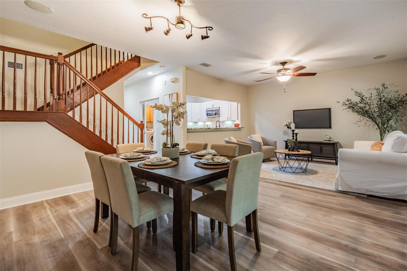 931 WOODBRIDGE CT