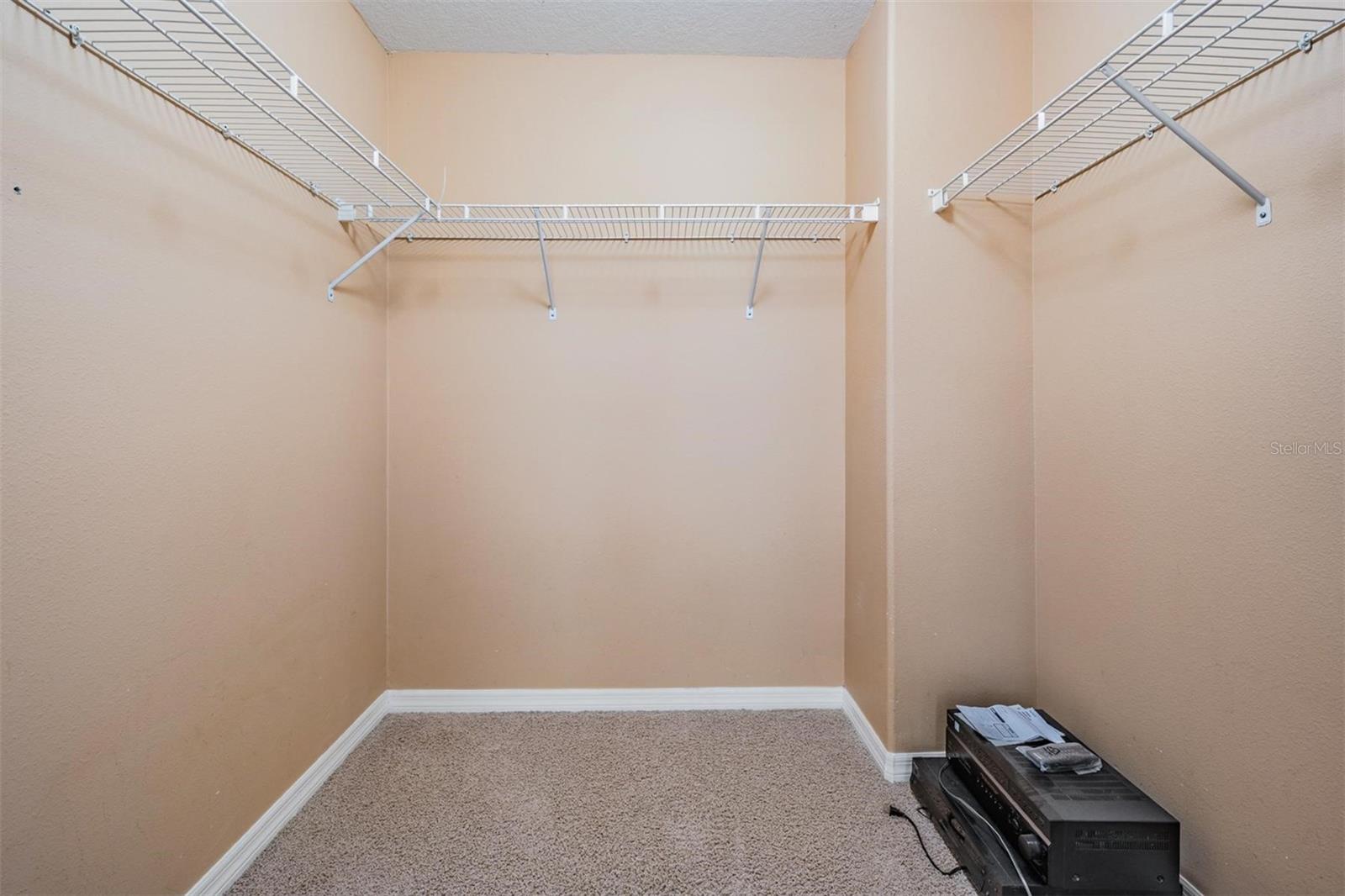 931 WOODBRIDGE CT