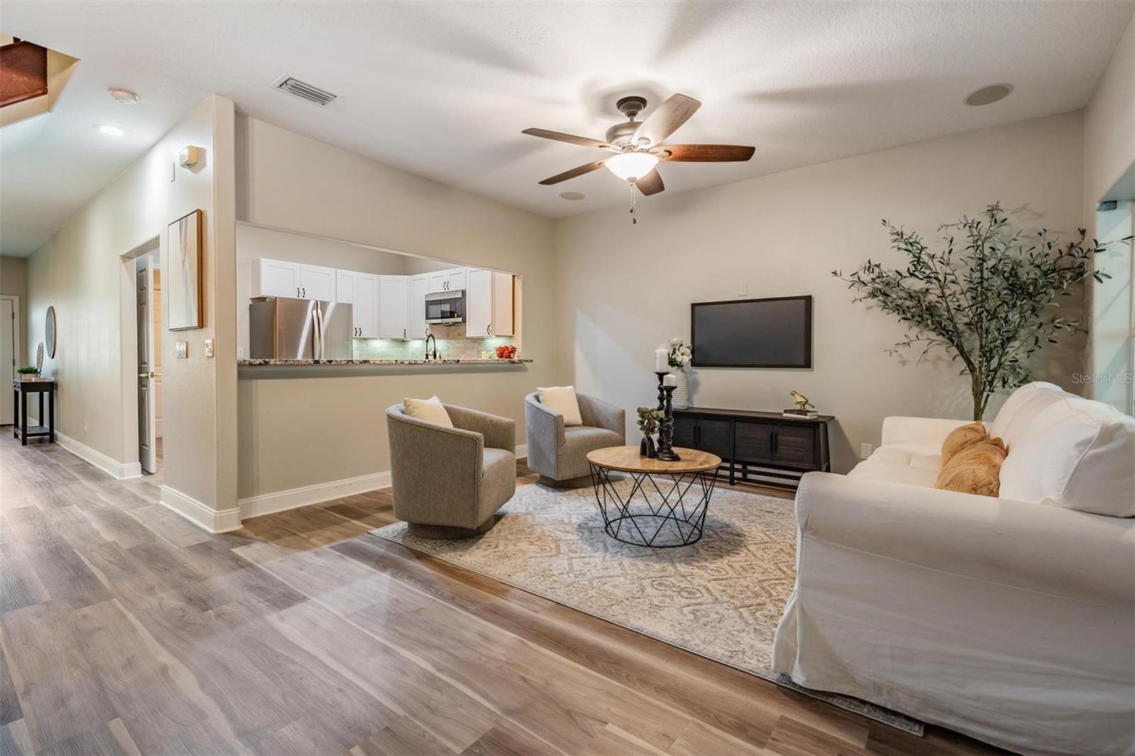 931 WOODBRIDGE CT