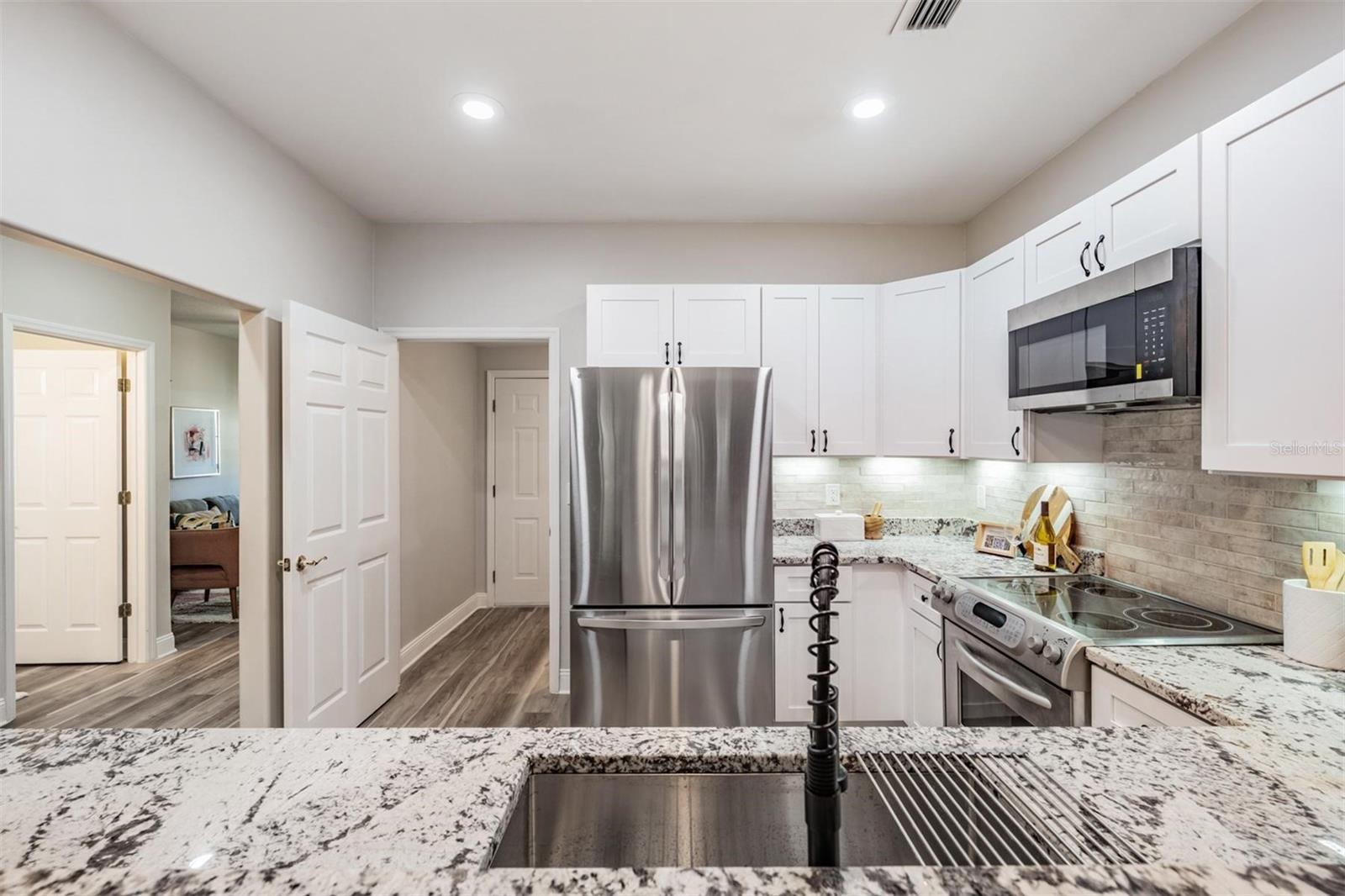 931 WOODBRIDGE CT