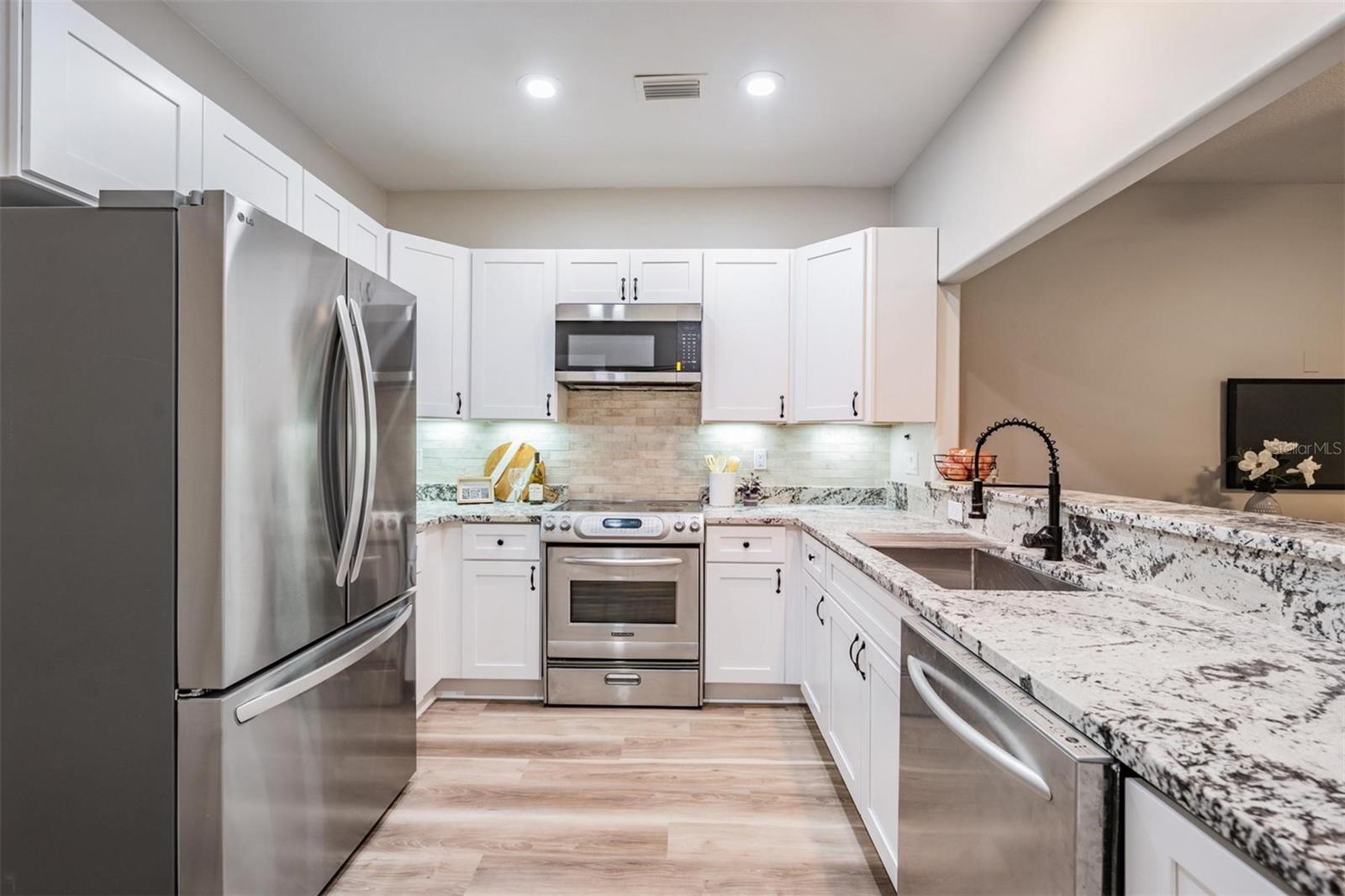 931 WOODBRIDGE CT
