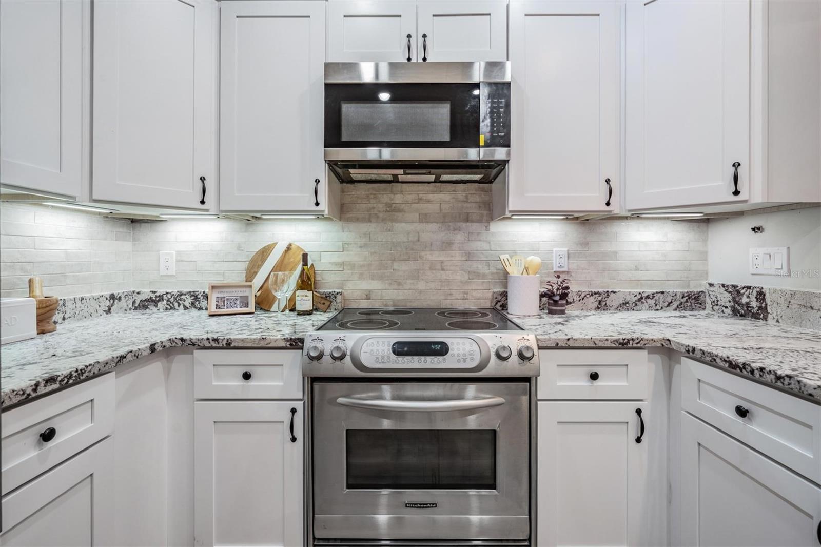 931 WOODBRIDGE CT