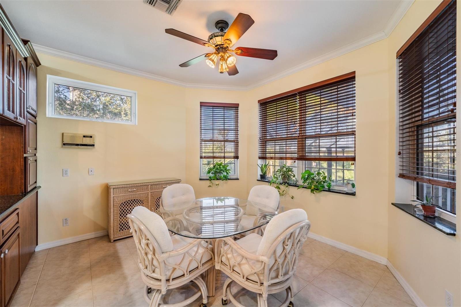 921 POINT SEASIDE DR