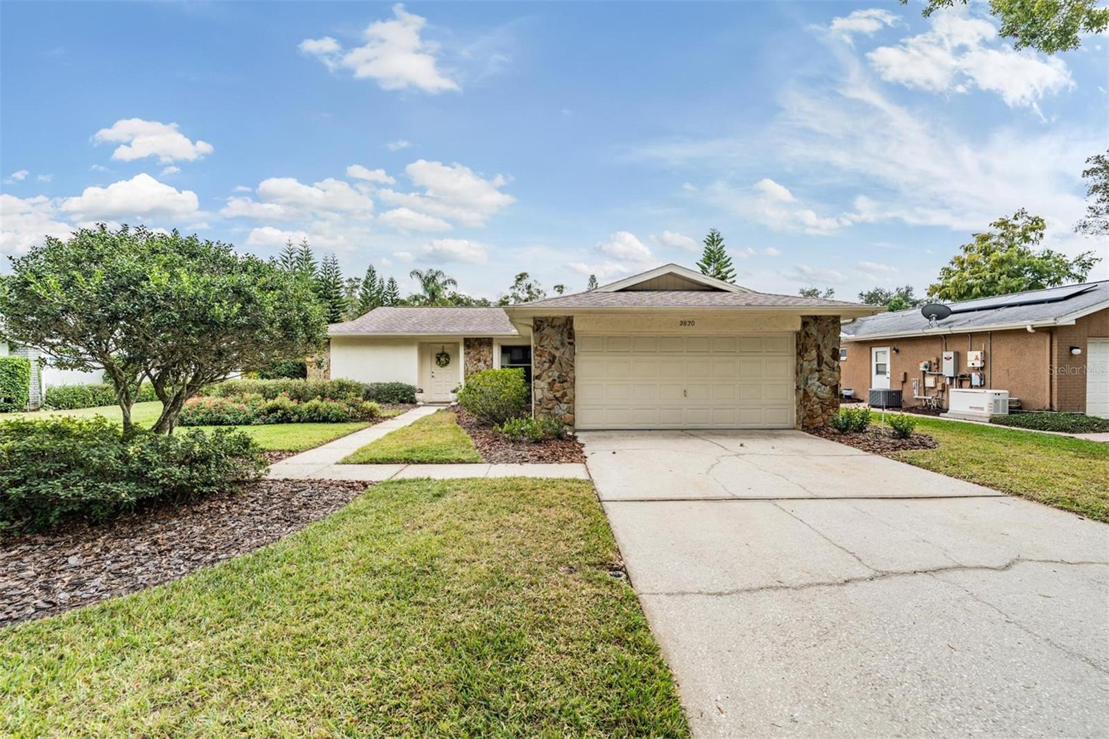 2820 LOMOND DR