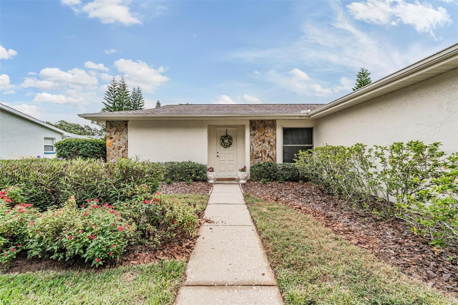 2820 LOMOND DR