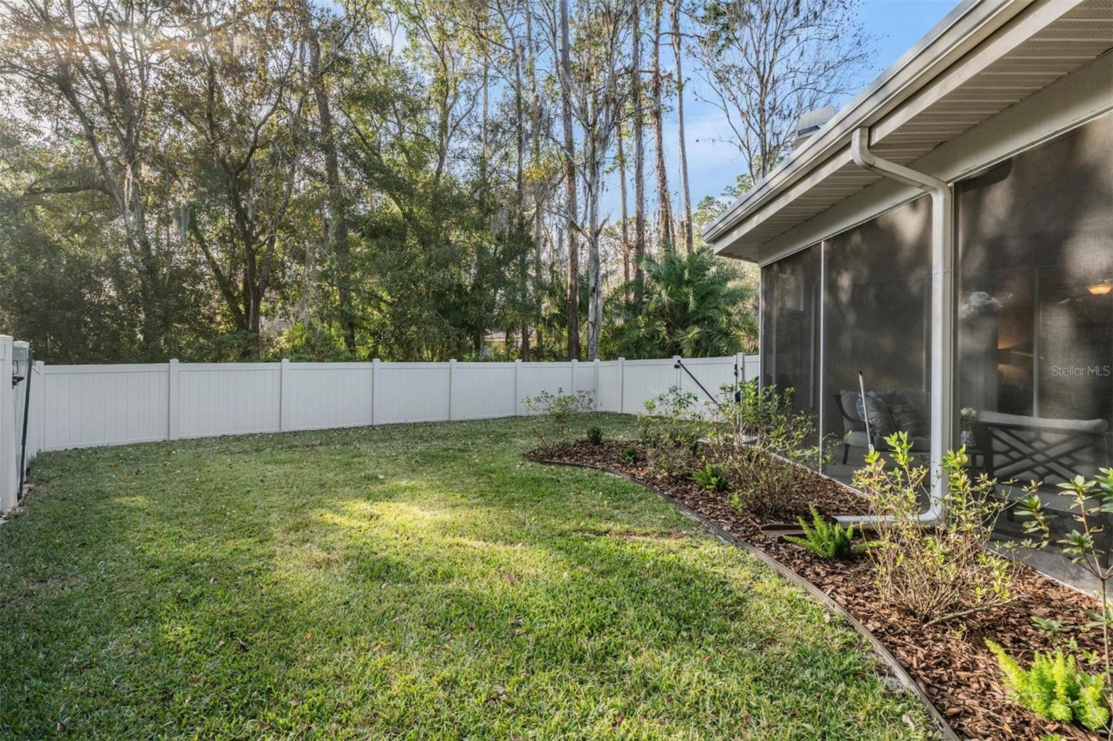 1558 E LAKE WOODLANDS PKWY