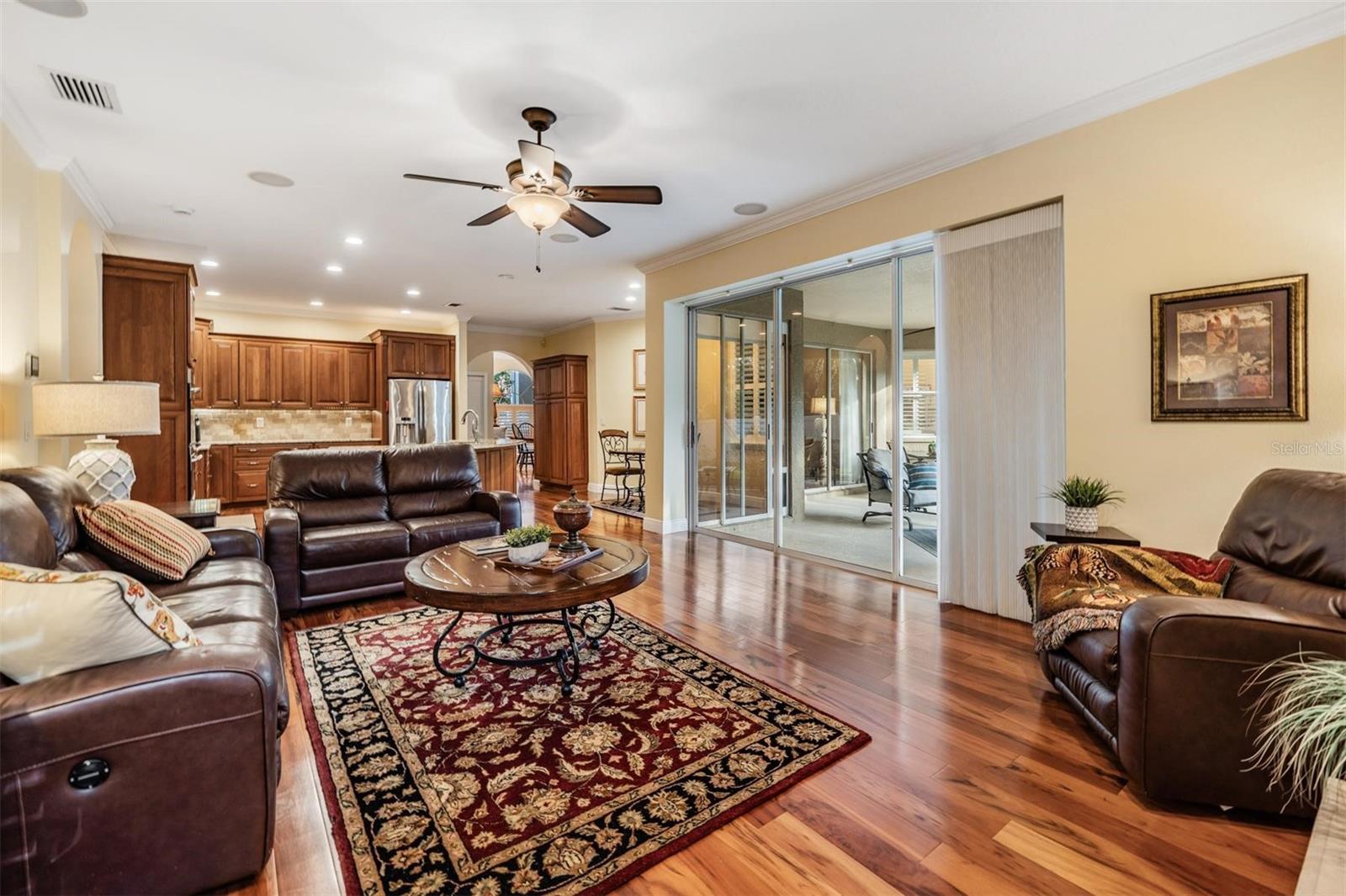 1558 E LAKE WOODLANDS PKWY
