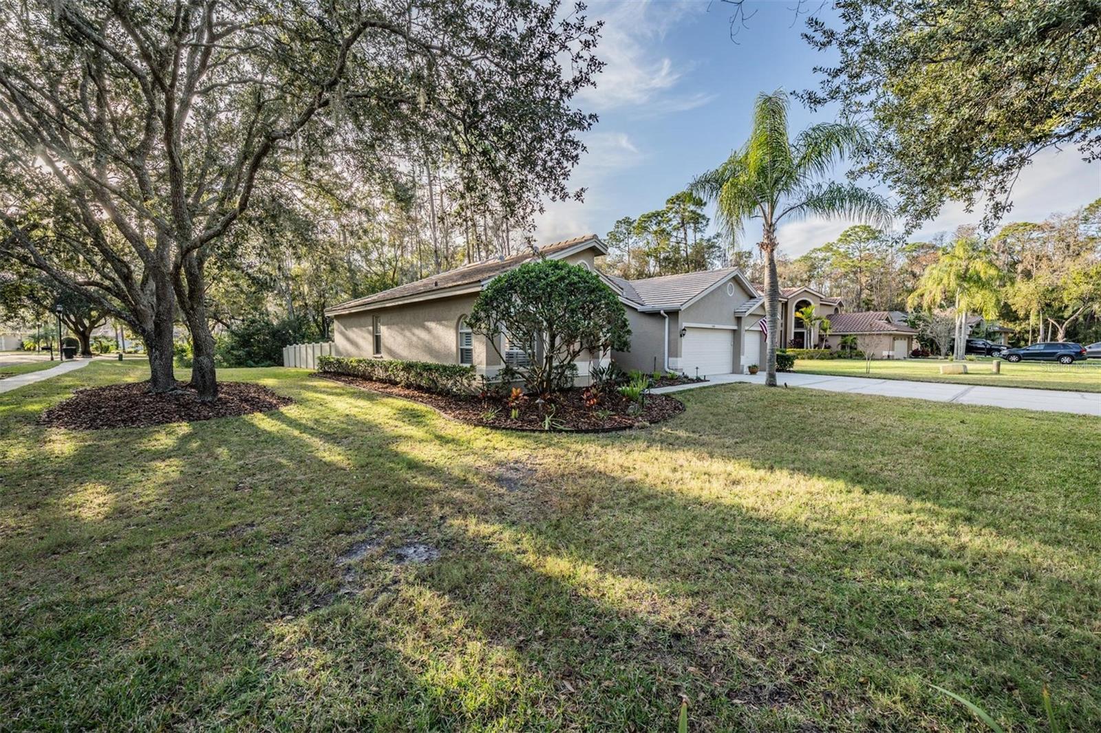 1558 E LAKE WOODLANDS PKWY