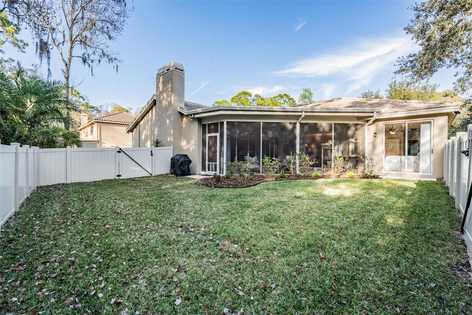 1558 E LAKE WOODLANDS PKWY