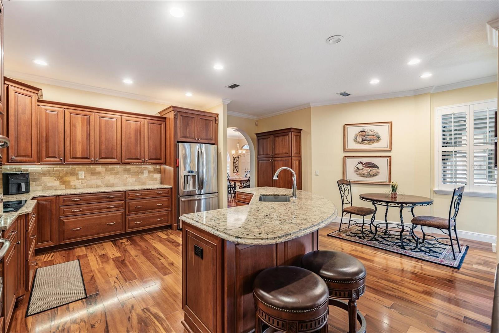 1558 E LAKE WOODLANDS PKWY