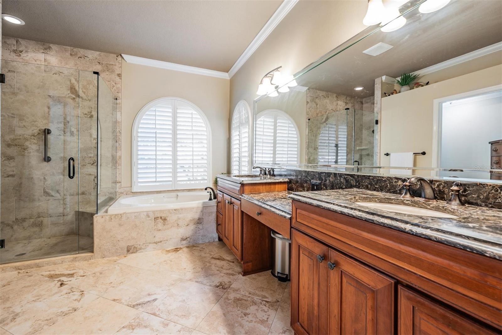 1558 E LAKE WOODLANDS PKWY