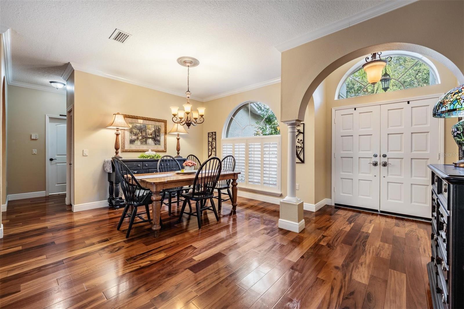 1558 E LAKE WOODLANDS PKWY