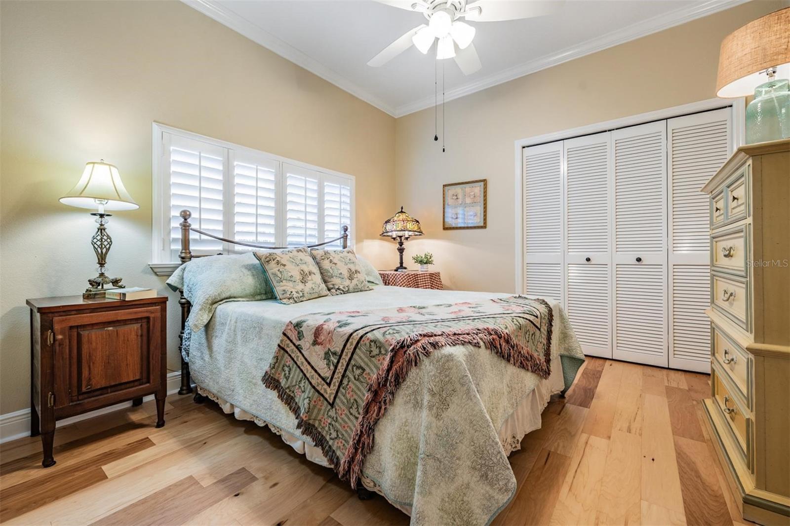 1558 E LAKE WOODLANDS PKWY