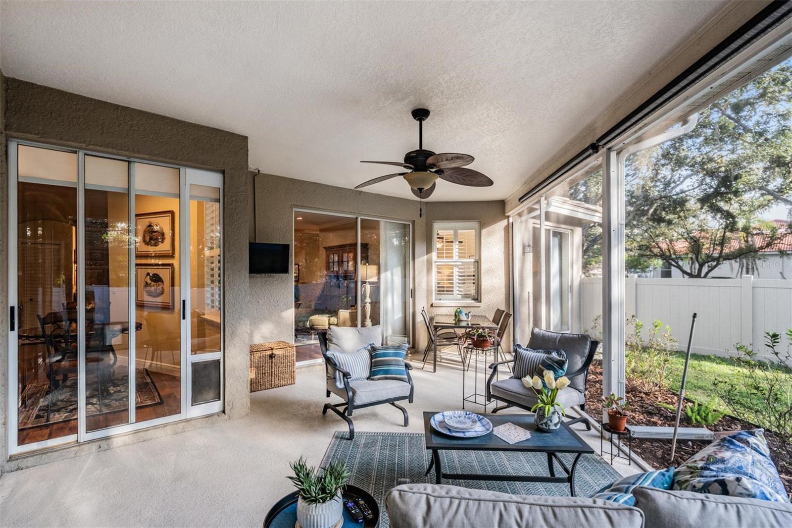 1558 E LAKE WOODLANDS PKWY