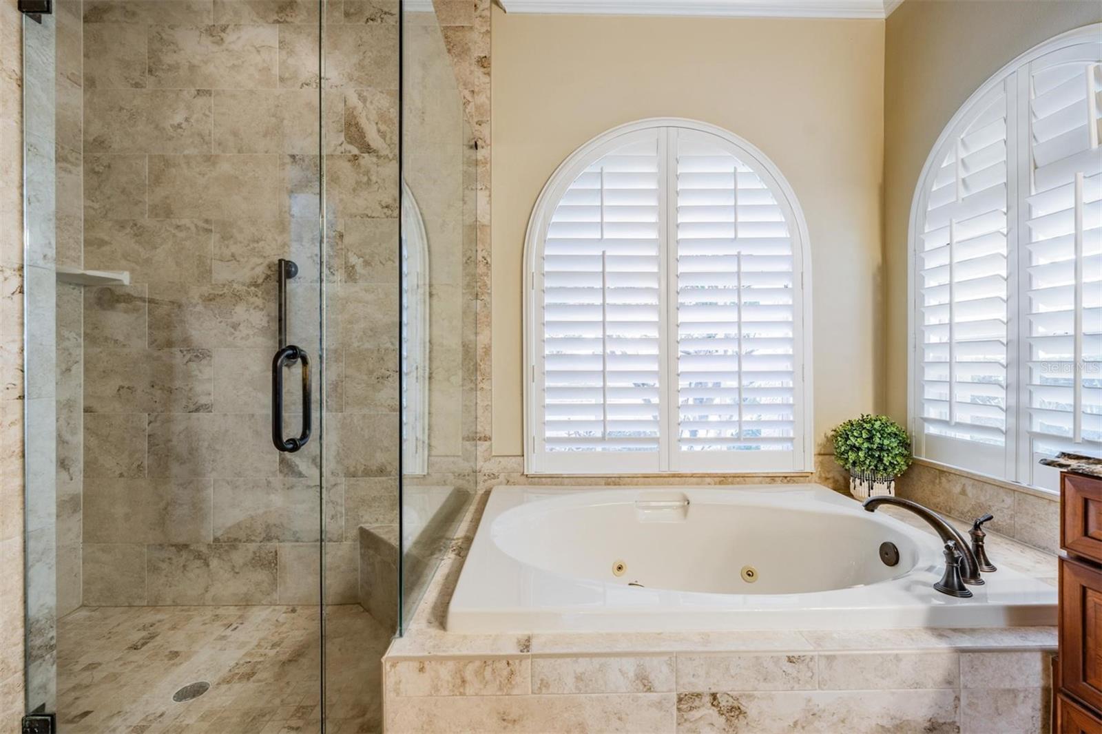 1558 E LAKE WOODLANDS PKWY