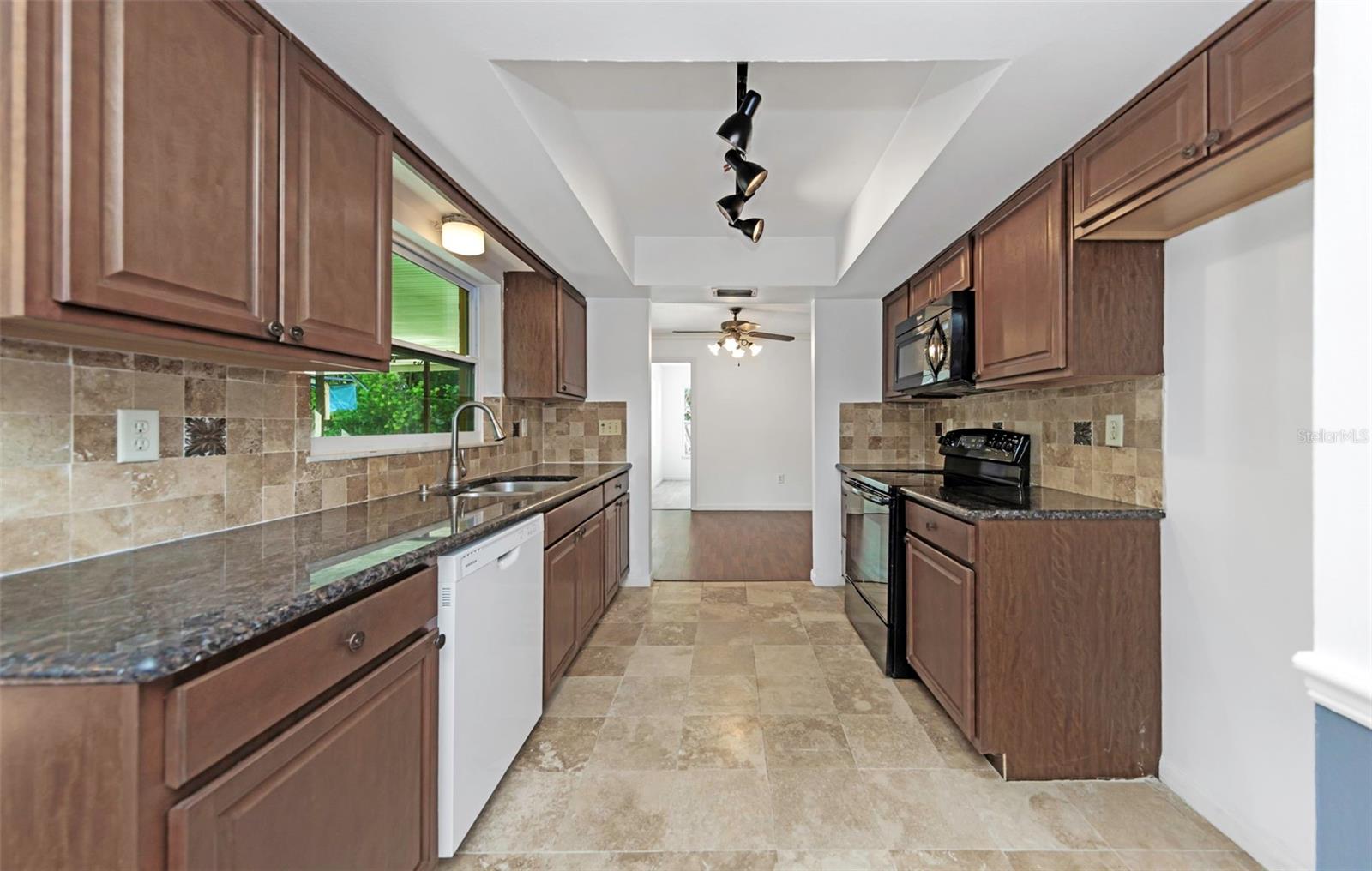 2913 FAIRFIELD CT