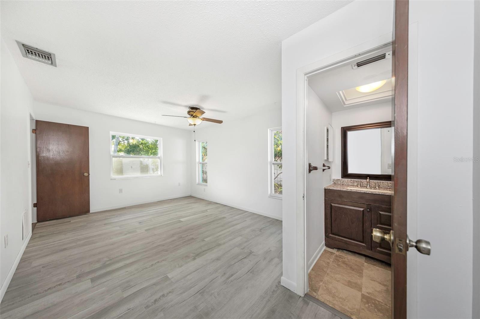 2913 FAIRFIELD CT