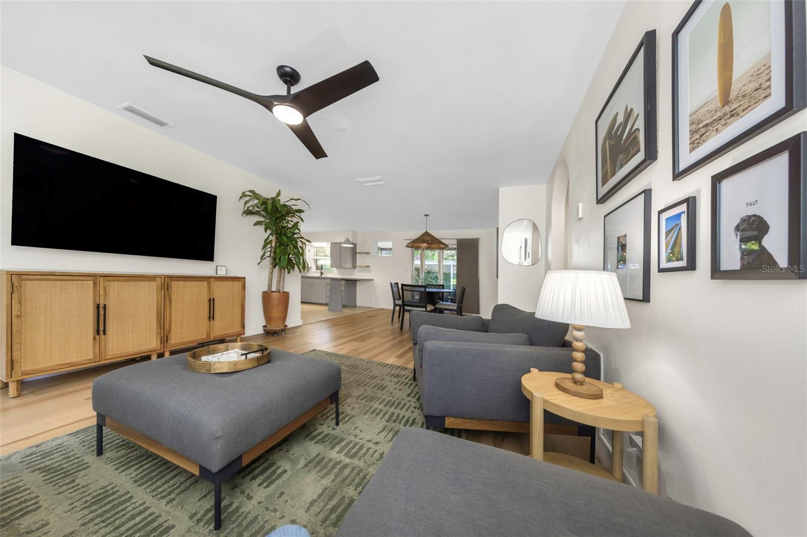 1412 OAK HAVEN DR
