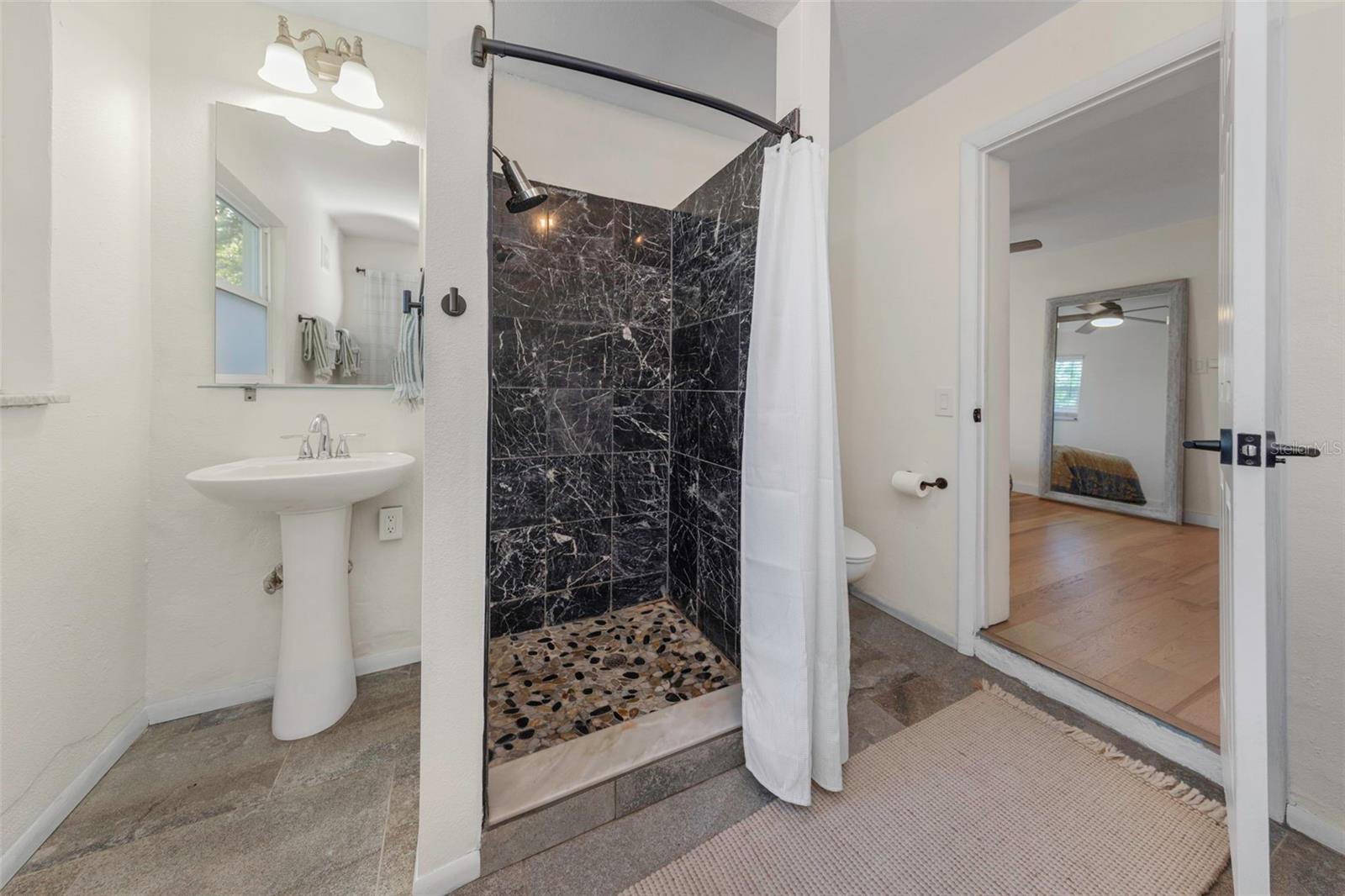 1412 OAK HAVEN DR