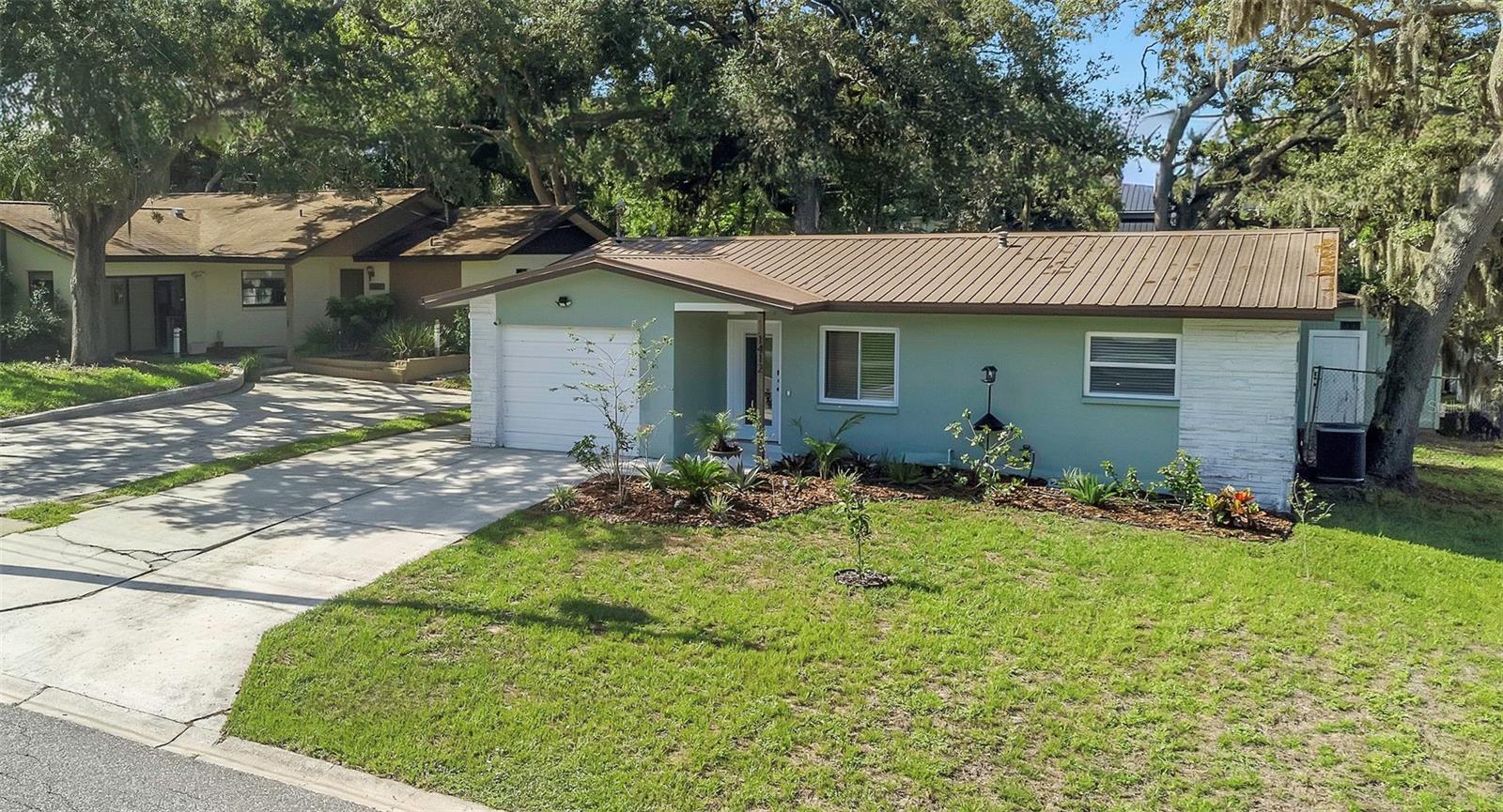 1412 OAK HAVEN DR
