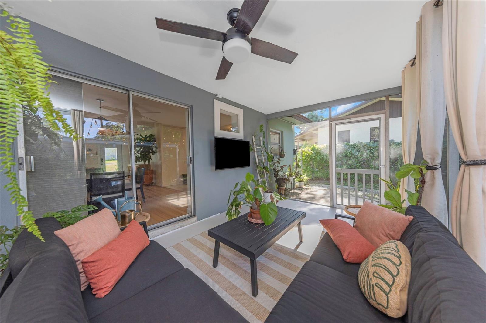 1412 OAK HAVEN DR