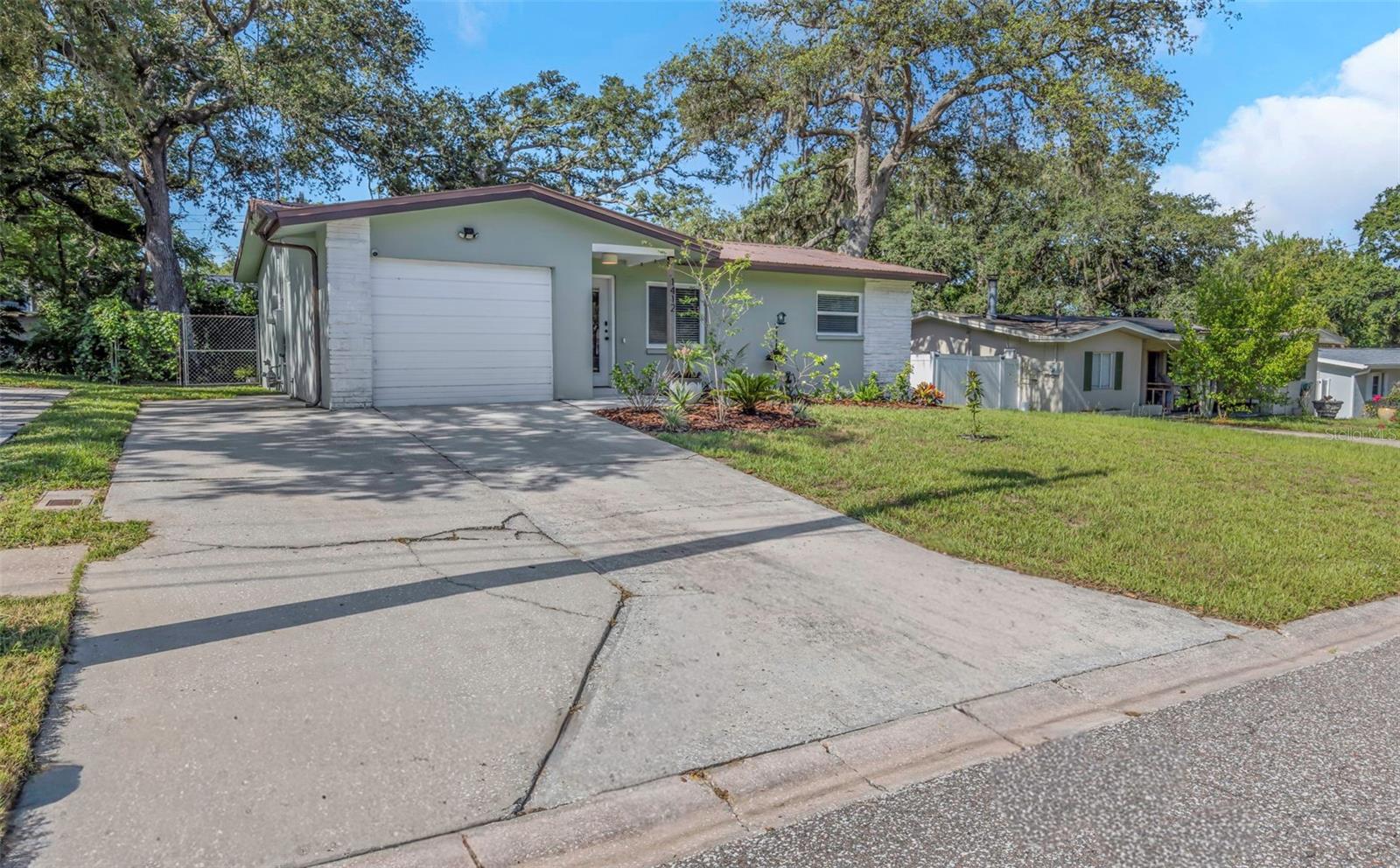 1412 OAK HAVEN DR