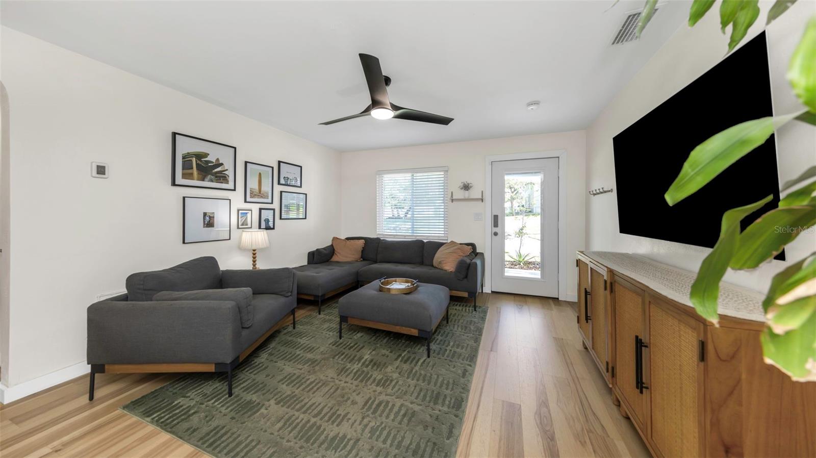 1412 OAK HAVEN DR