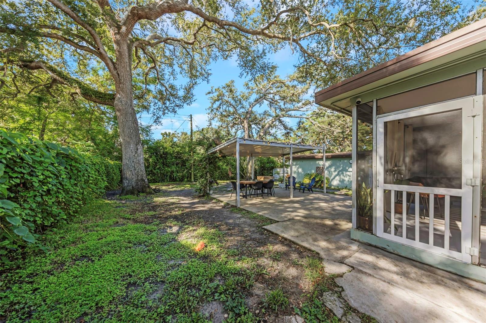 1412 OAK HAVEN DR