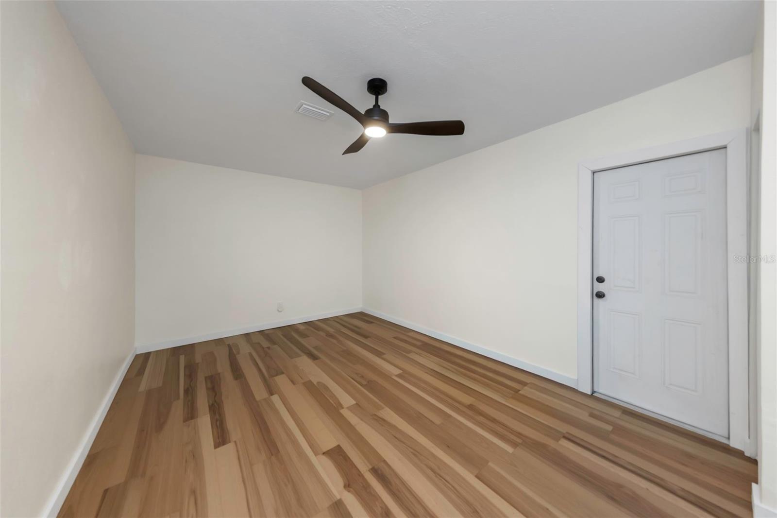 1412 OAK HAVEN DR