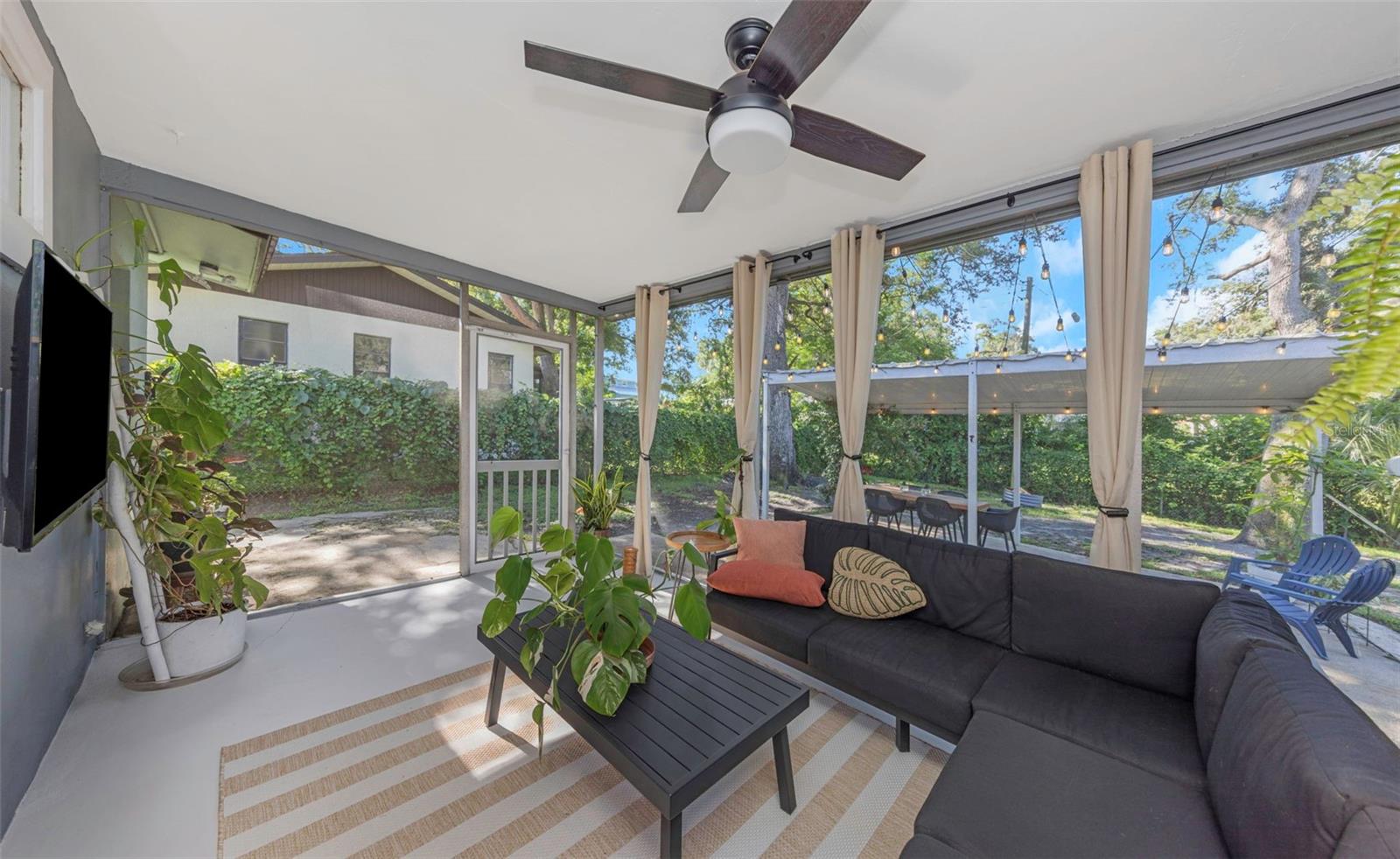 1412 OAK HAVEN DR