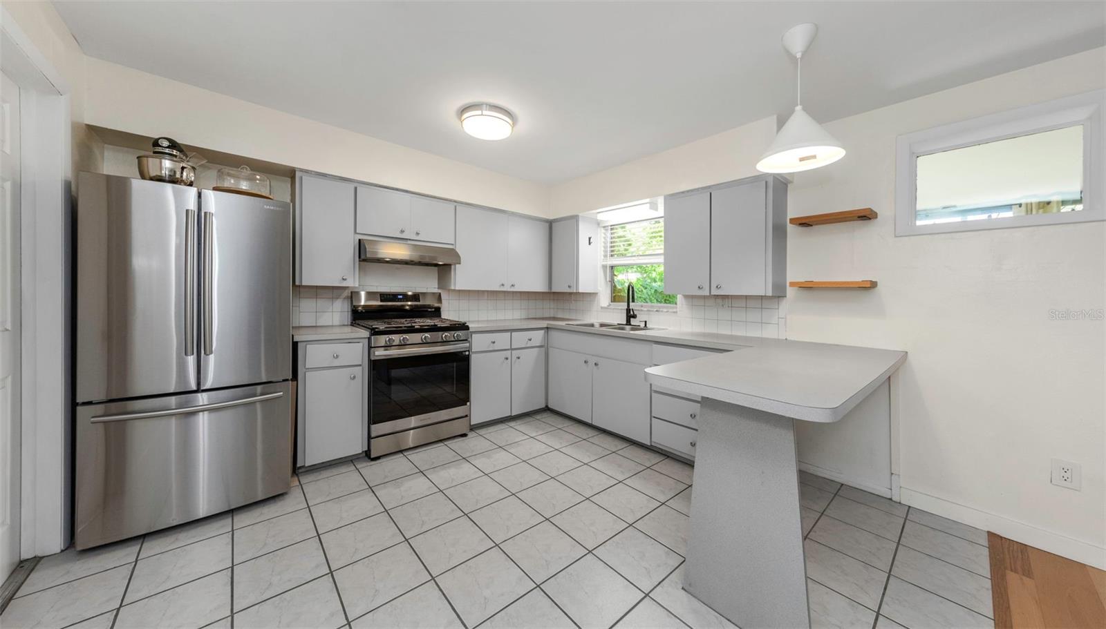 1412 OAK HAVEN DR