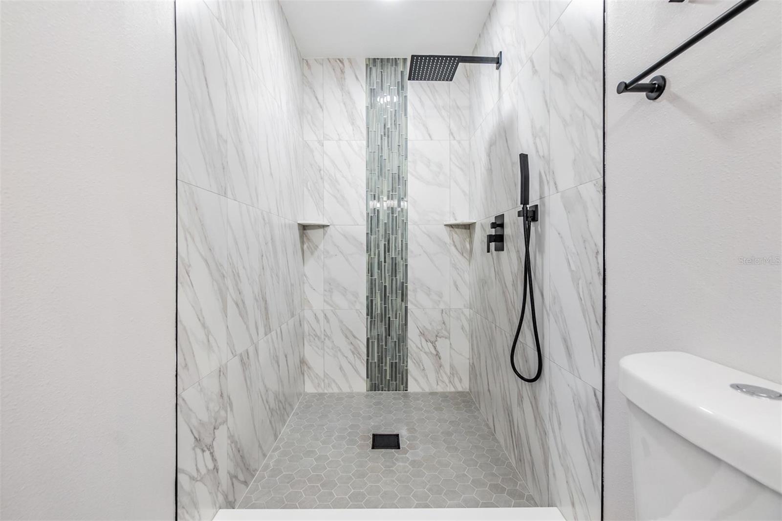 2802 CAMERON CT