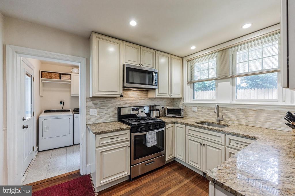 531 GLENWOOD RD