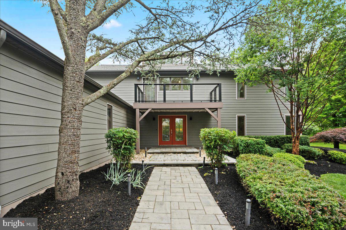 1438 Vestra Rd