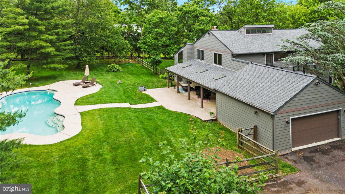 1438 Vestra Rd