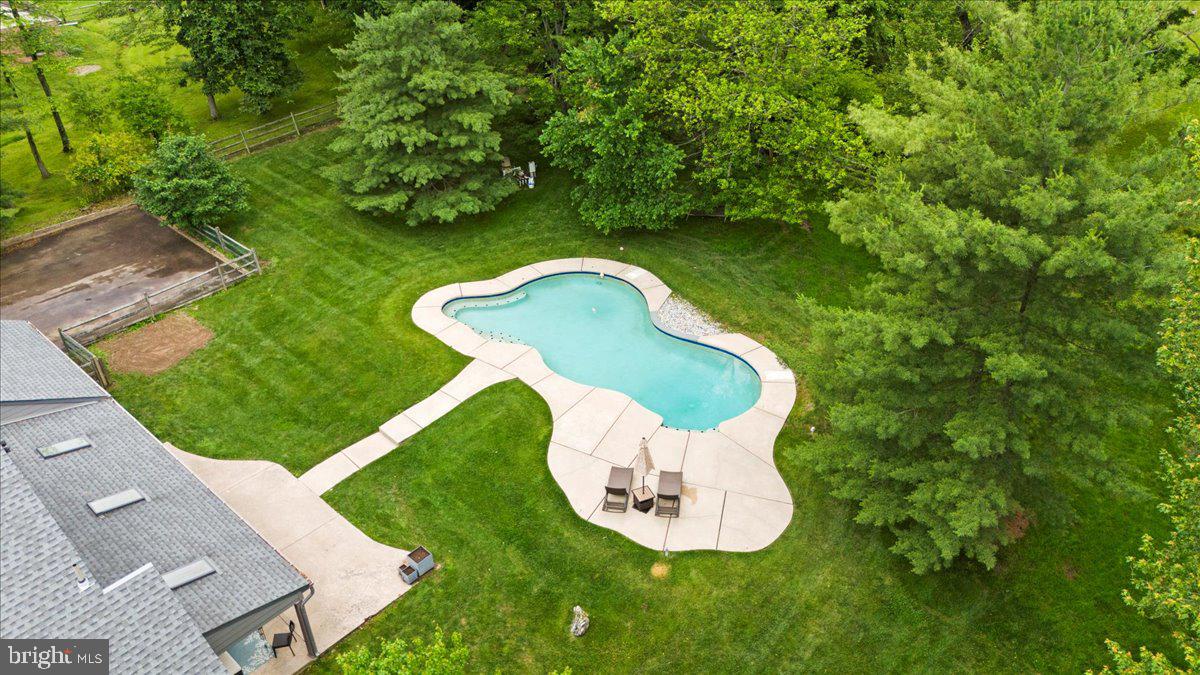 1438 Vestra Rd