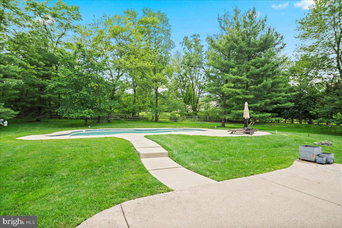 1438 Vestra Rd