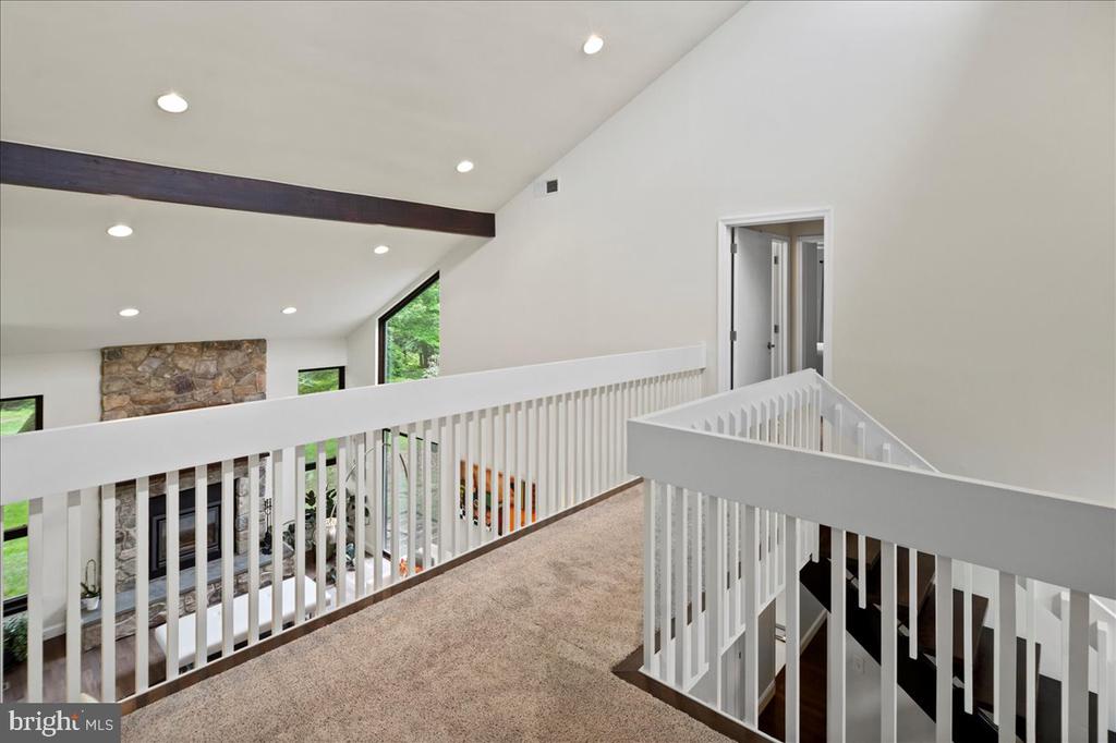 1438 Vestra Rd