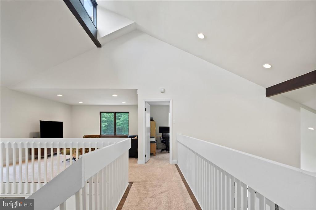 1438 Vestra Rd
