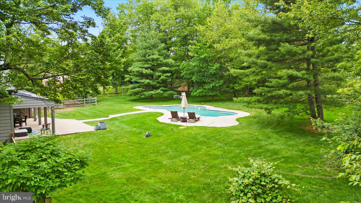 1438 Vestra Rd