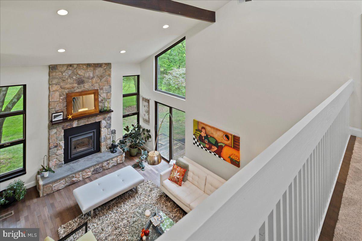 1438 Vestra Rd