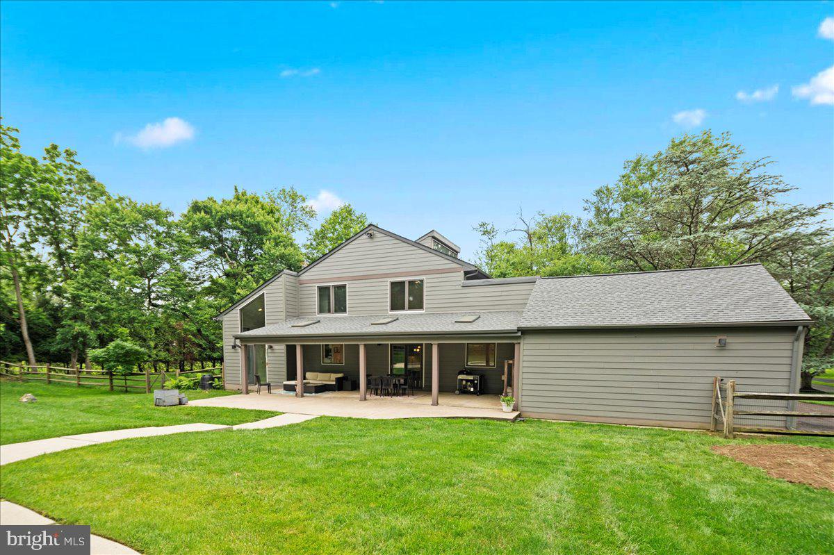 1438 Vestra Rd