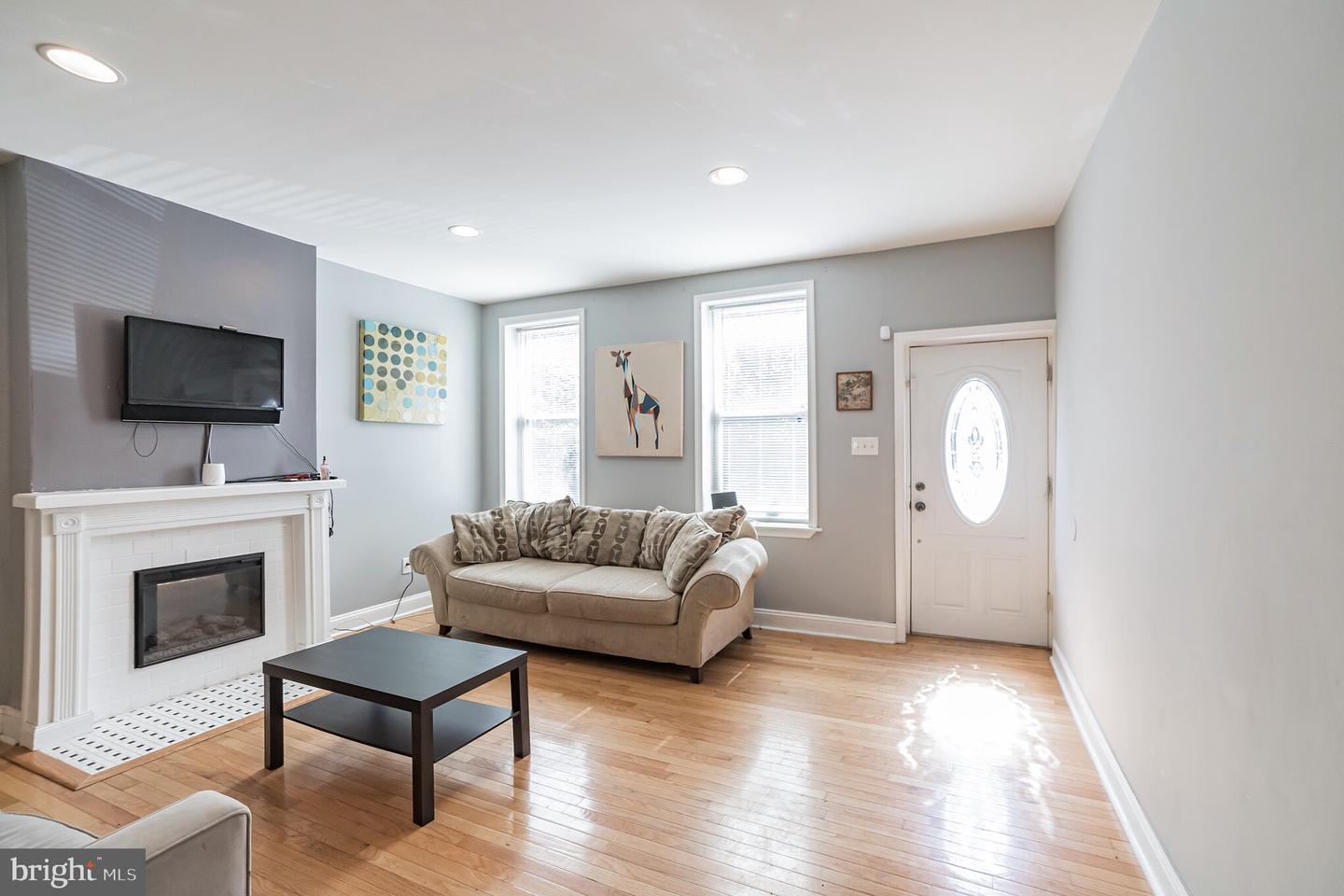 1931 DICKINSON STREET