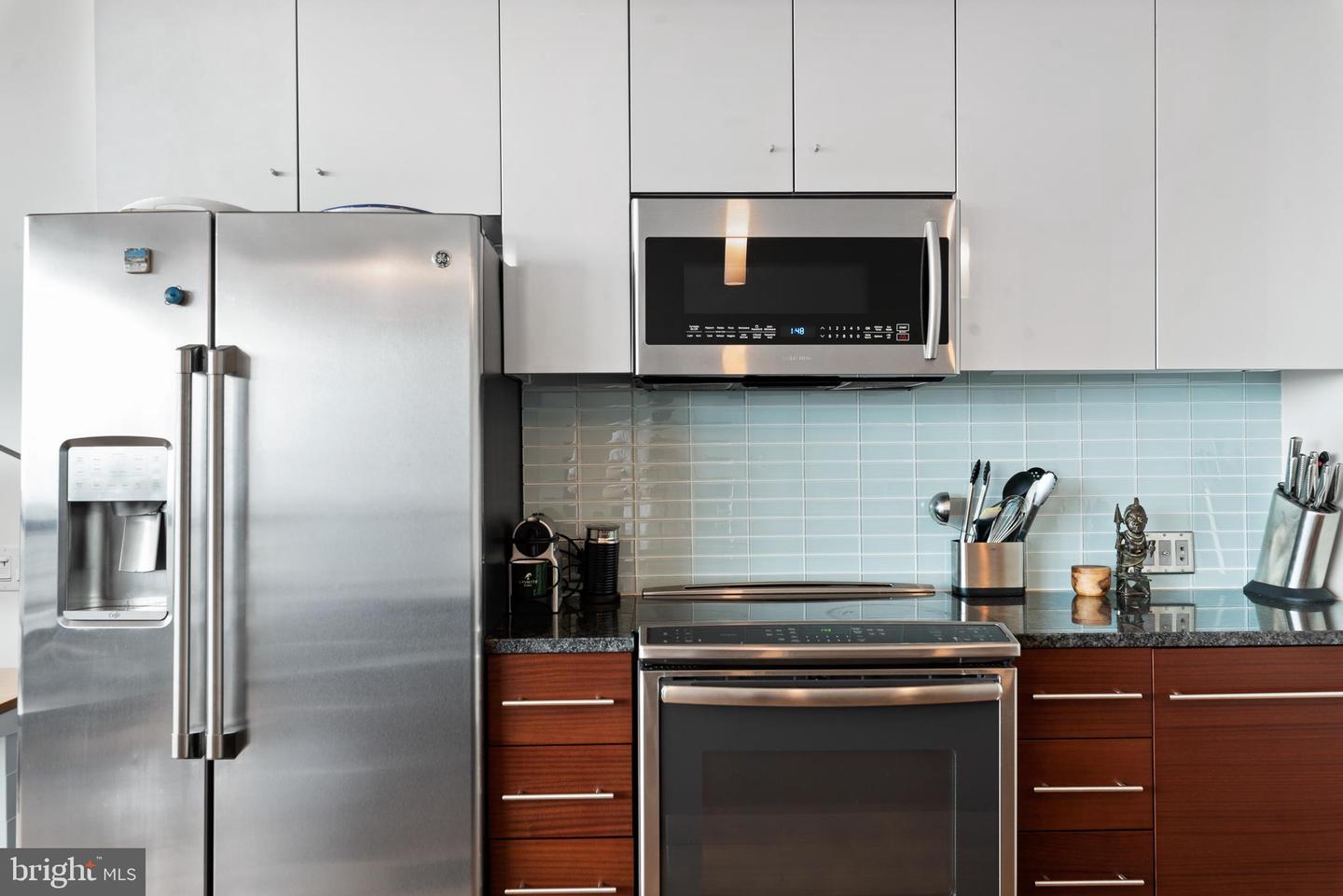 2101 MARKET STREET Unit: 2401
