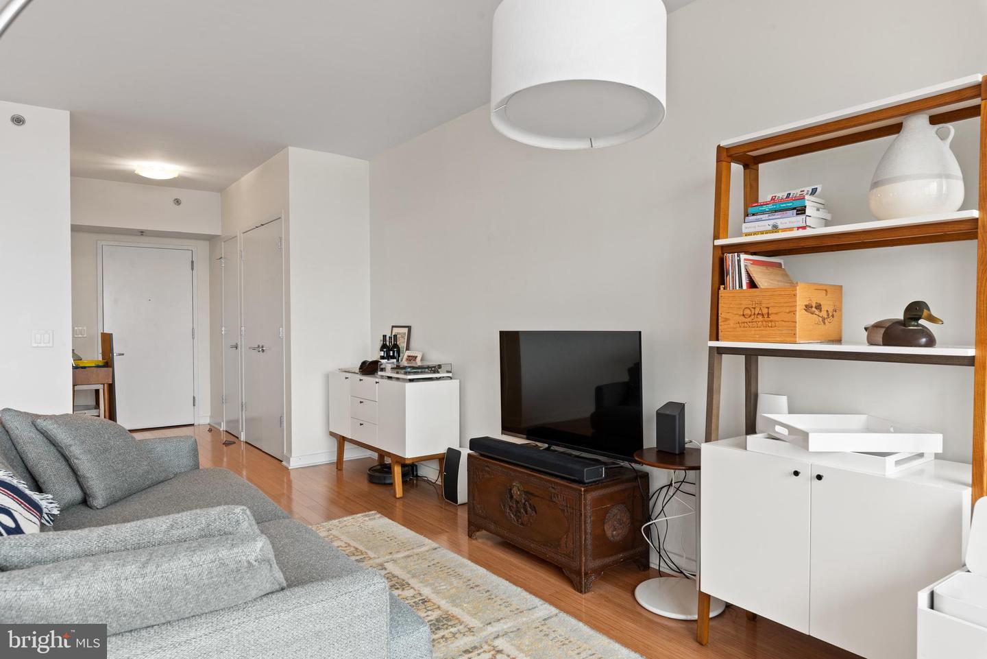 2101 MARKET STREET Unit: 2401