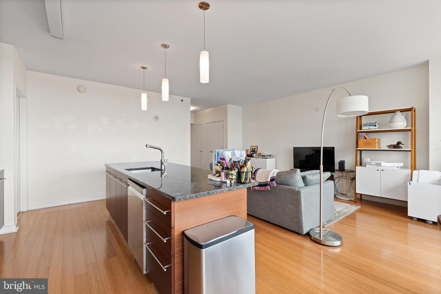 2101 MARKET STREET Unit: 2401