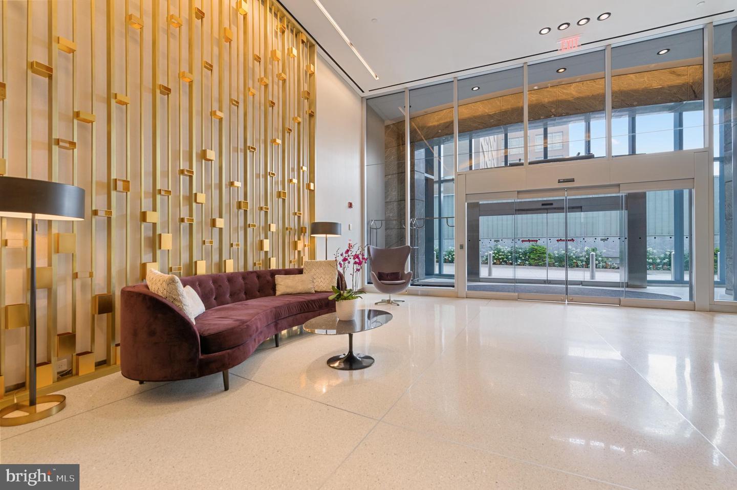 2101 MARKET STREET Unit: 2401