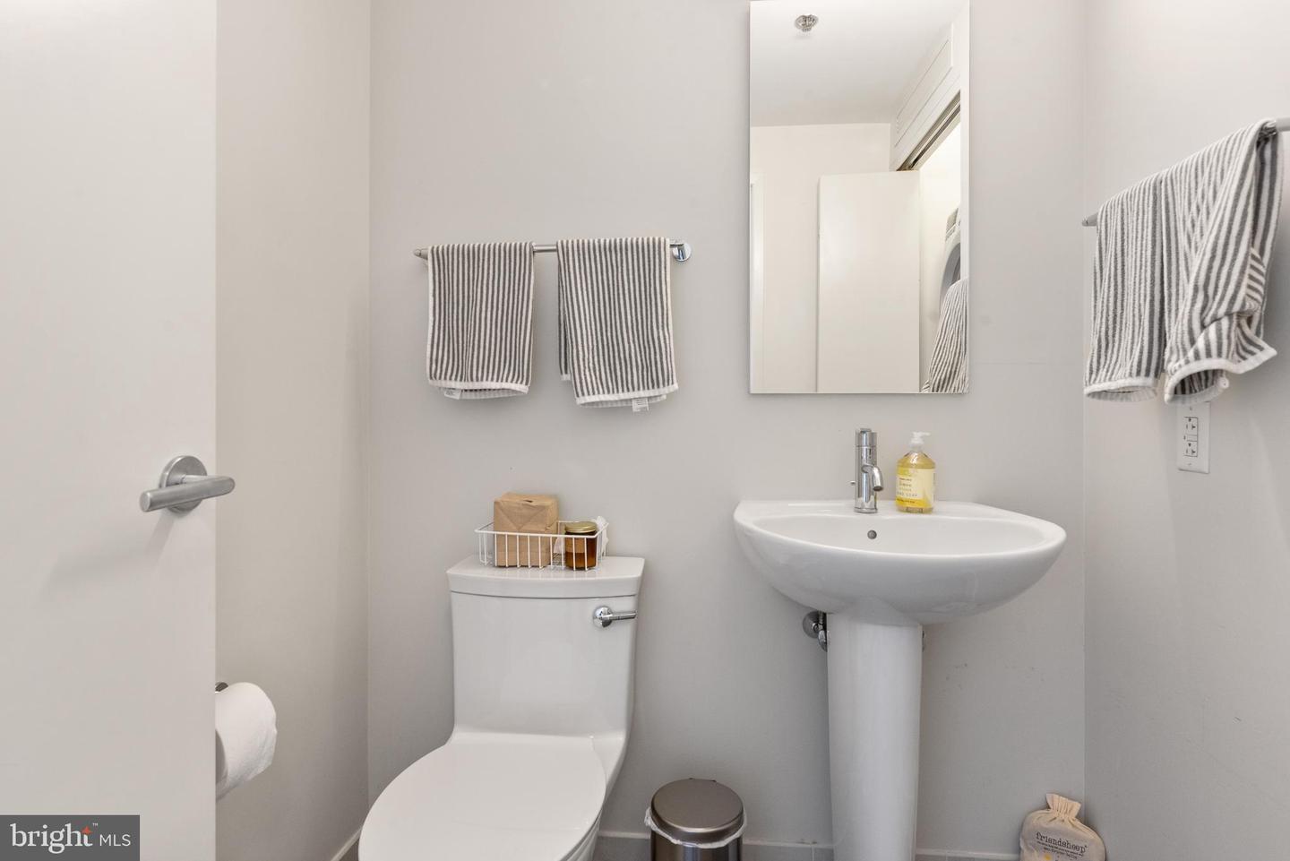 2101 MARKET STREET Unit: 2401