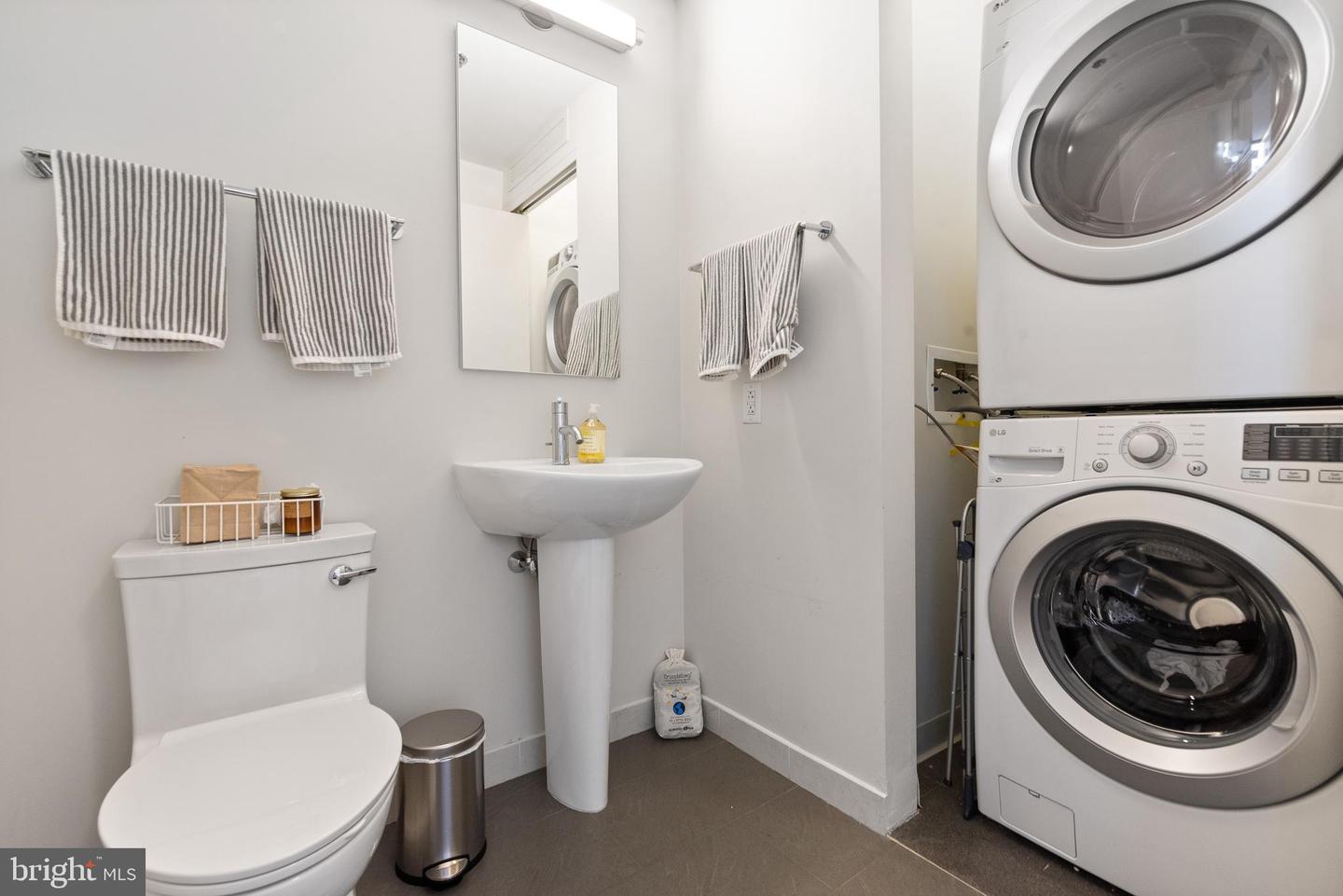 2101 MARKET STREET Unit: 2401